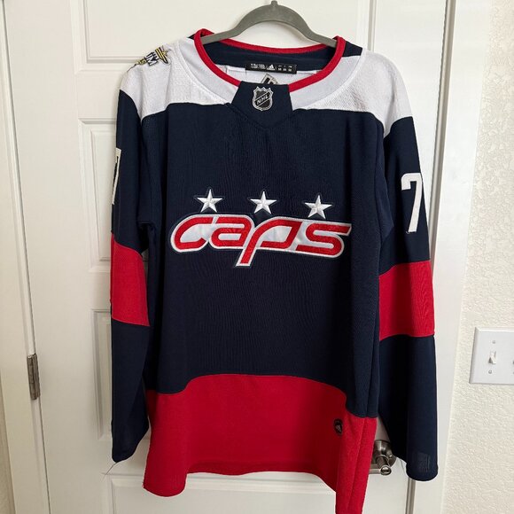 Men's TJ Oshie Navy Washington Capitals 2018 NHL Stadium Series - Picture 1 of 4